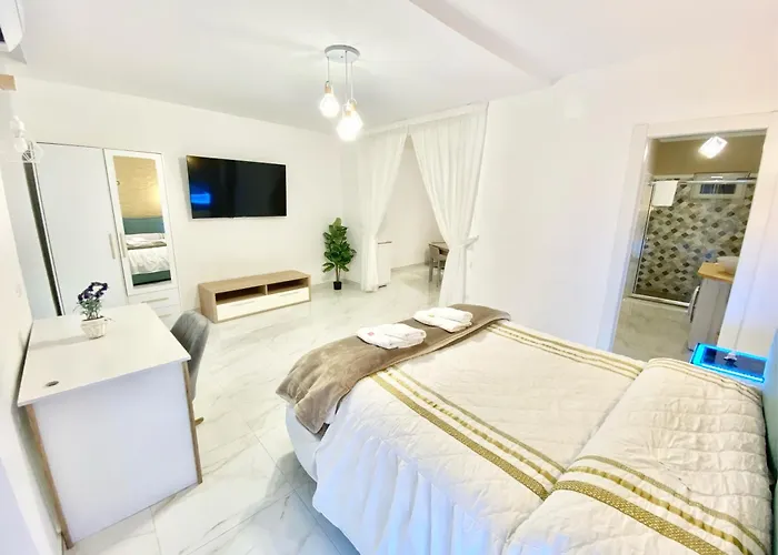 Antica Dimora-Luxury Historic Apartment